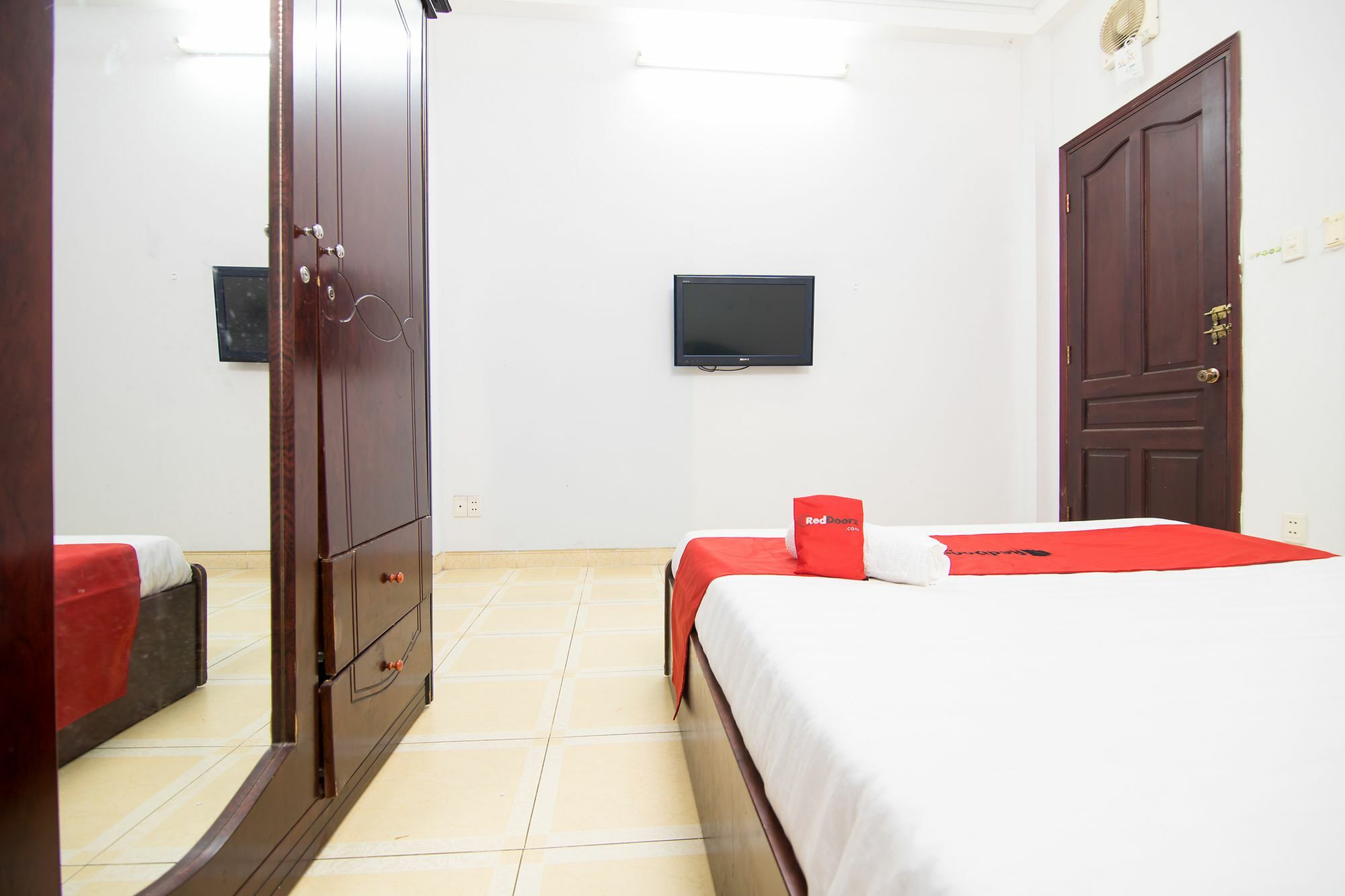 Reddoorz Near Pico Plaza Cong Hoa Cidade de Ho Chi Minh Exterior foto